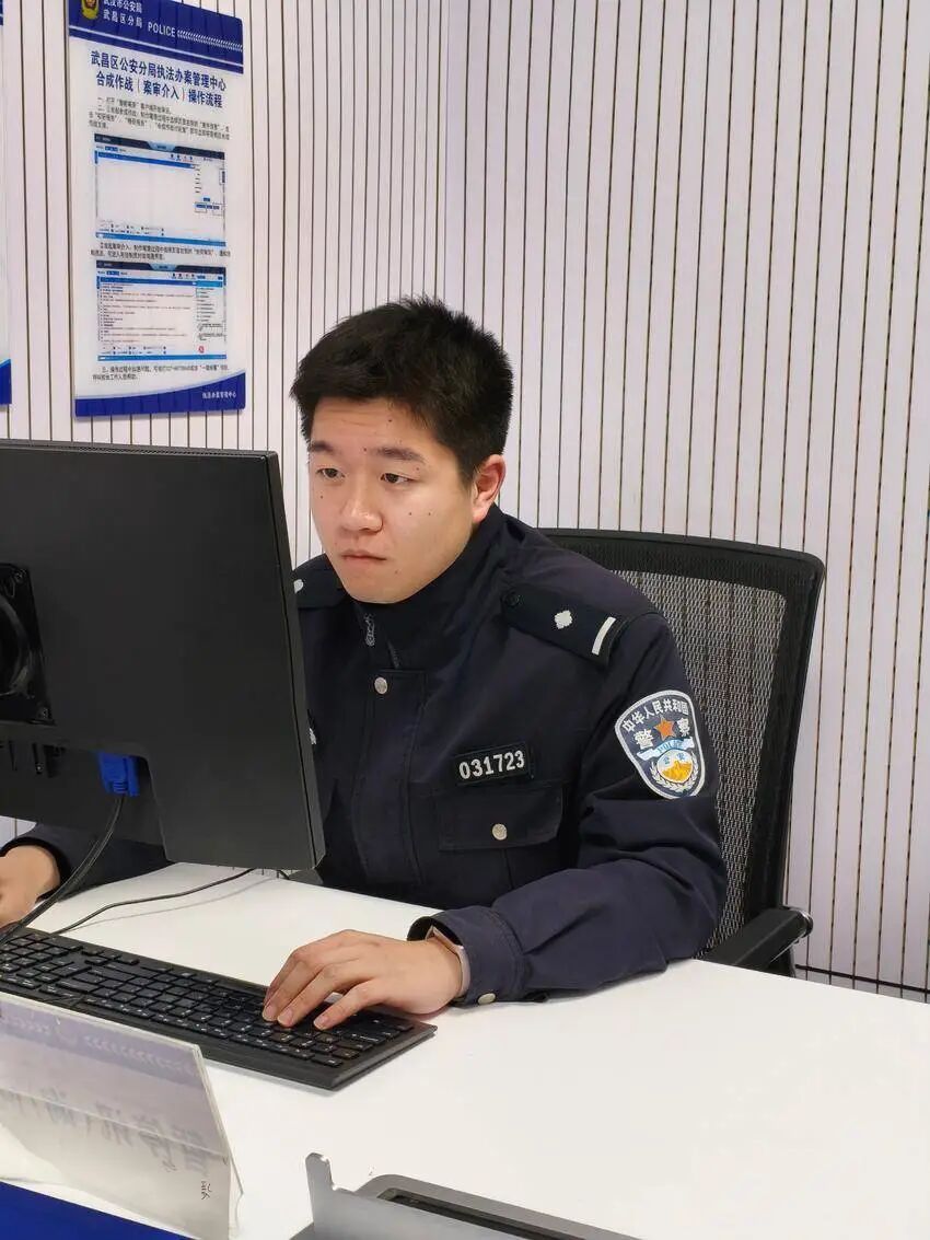 监控里白砂糖大小的手机 被他们找回了 监控里白砂糖大小的手机 被他们找回了