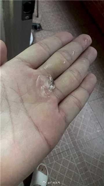 广州，下冰雹了