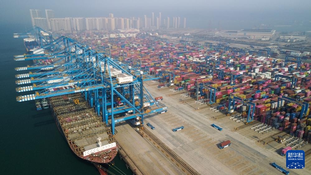 直击青岛港全自动化集装箱码头 直击青岛港全自动化集装箱码头