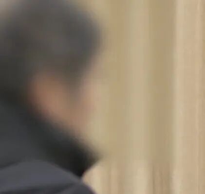 33岁女子愿意给自己“生儿子”，约会时65岁男子称自己有300万元！结果手机被盗