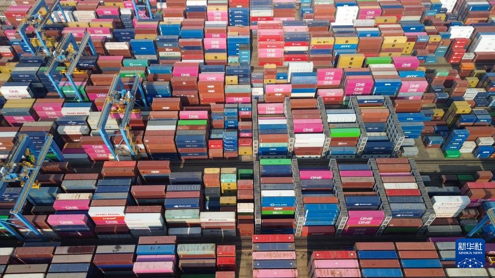 直击青岛港全自动化集装箱码头 直击青岛港全自动化集装箱码头