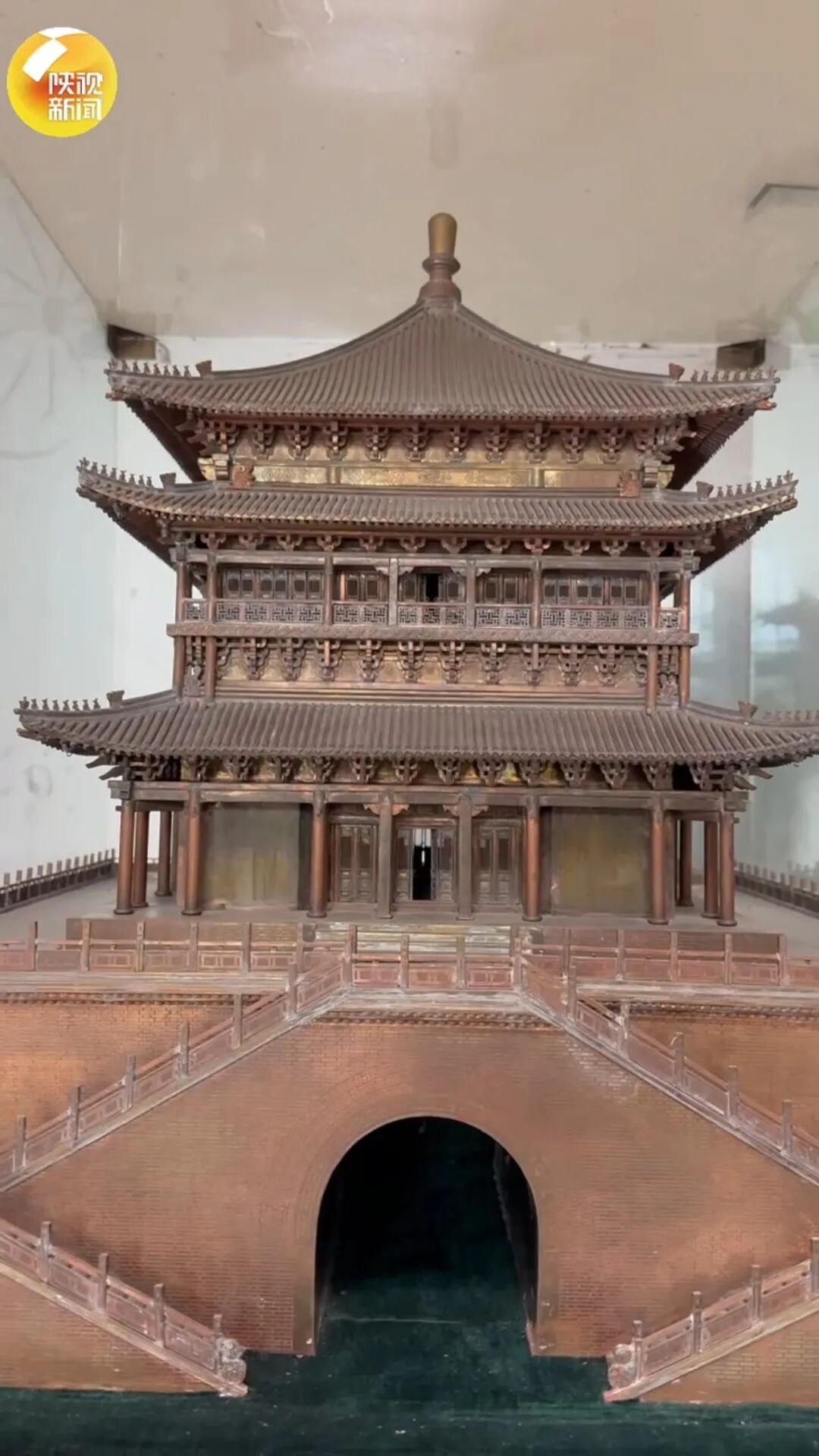 68岁陕西农民，用5年“手搓”了一座钟楼……