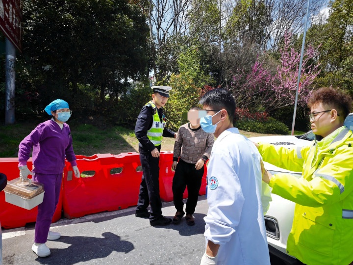 男子不听医生劝告，一小时后在高速上突发心梗
