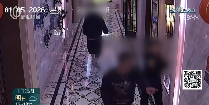 33岁女子愿意给自己“生儿子”，约会时65岁男子称自己有300万元！结果手机被盗