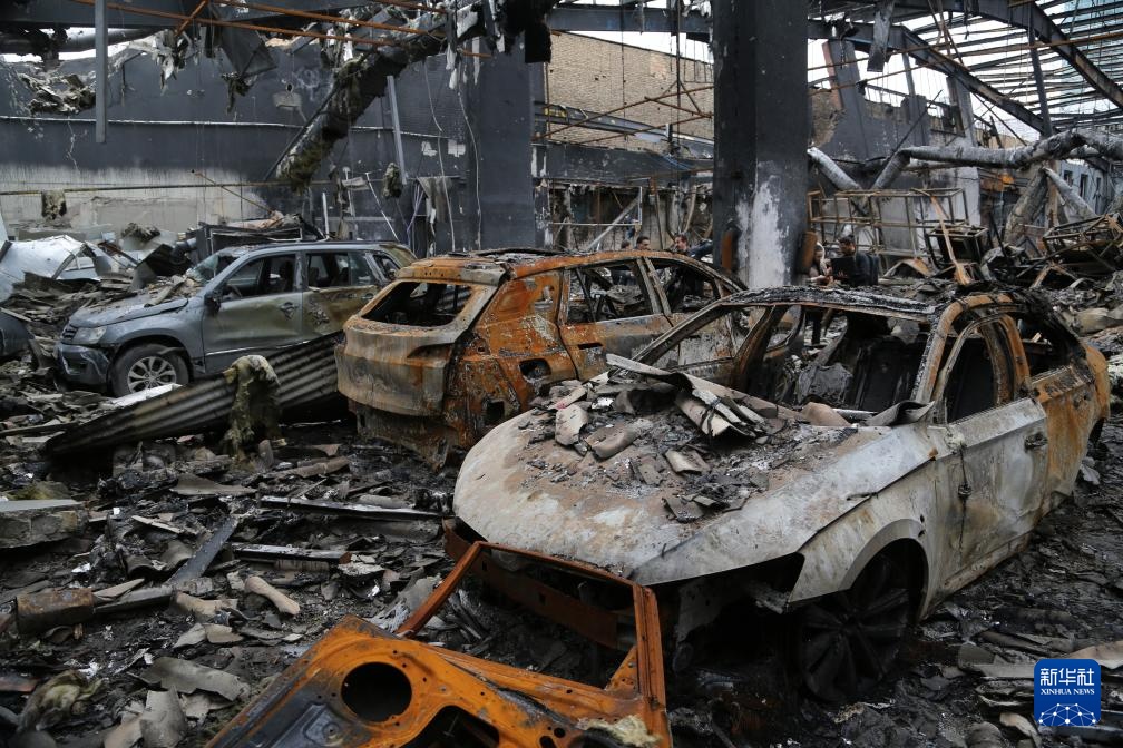 探访德黑兰被损毁的汽车服务中心