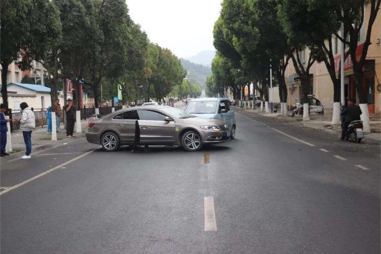 车辆起步前，一定要做这件事！