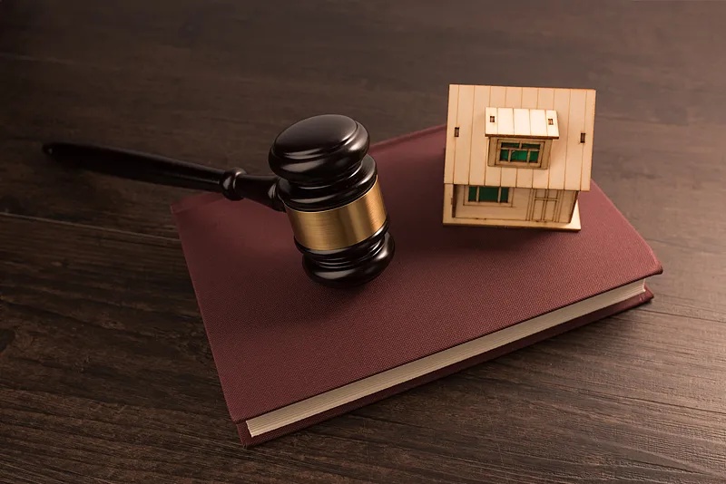 上海男子签协议将房产分再婚妻子一半，转头却立遗嘱全给妹妹！法院这样判→