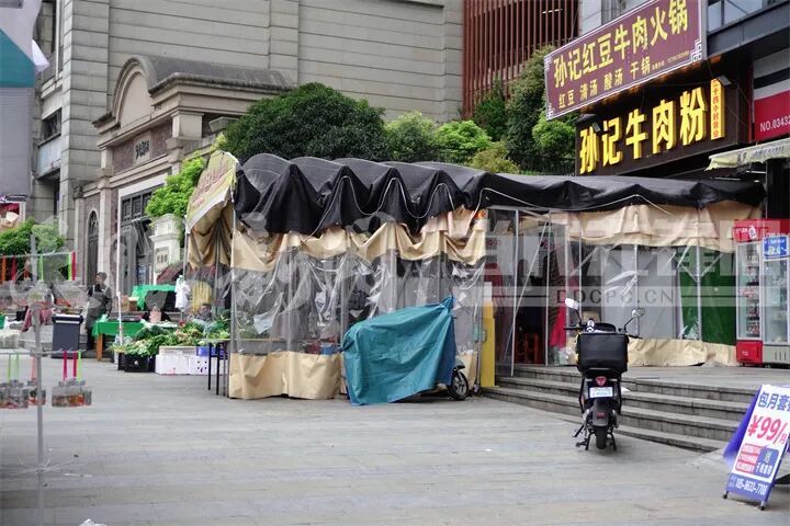 “你拆我摆”？贵阳这家牛肉粉店反复占道，相关部门：定人定岗实施常态化管控