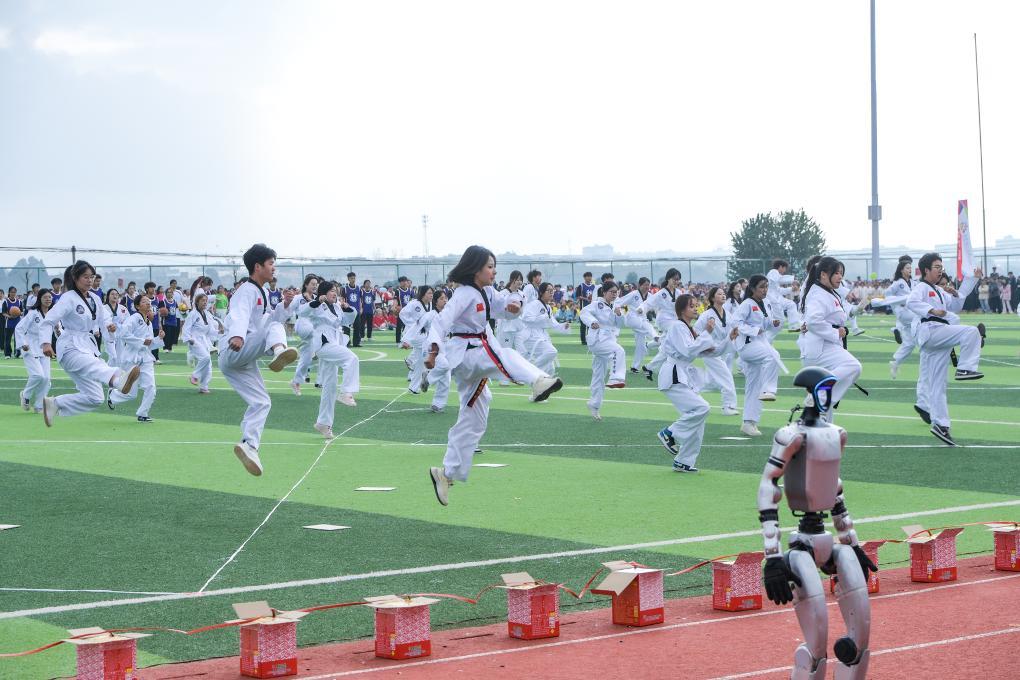 下午4:30锁教学楼? 校长：专治“脆皮大学生”