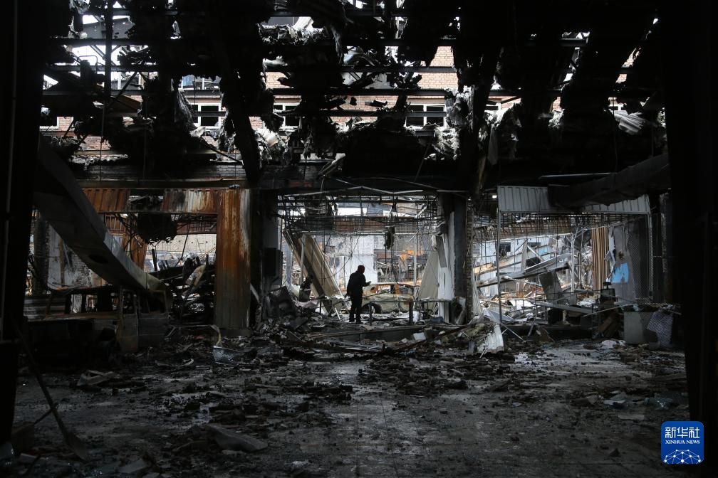 探访德黑兰被损毁的汽车服务中心