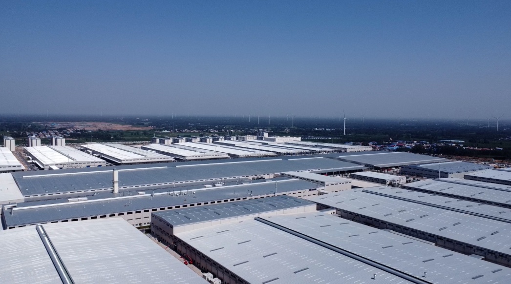 从制造到智造 一座超级工厂跑出新能源汽车加速度