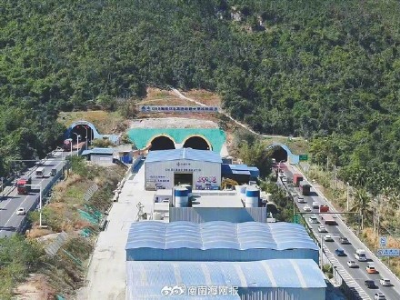 海南环岛高速大茅隧道改造工程新建连拱隧道贯通
