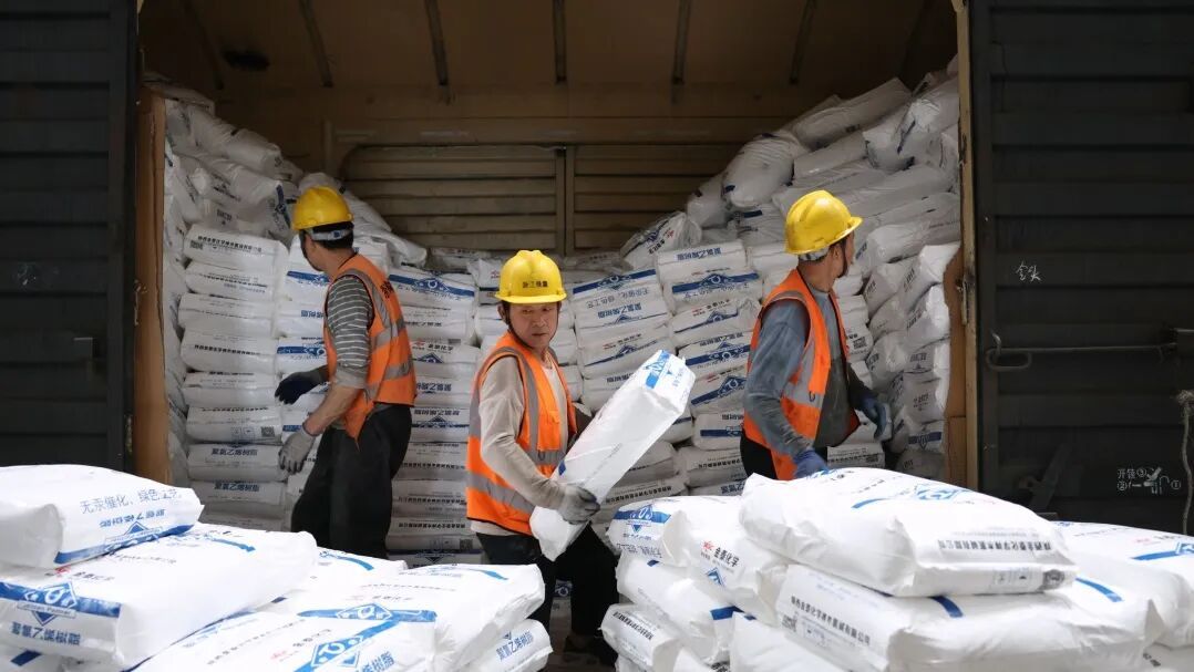 开辟绿色通道，铁路人这样争分夺秒！