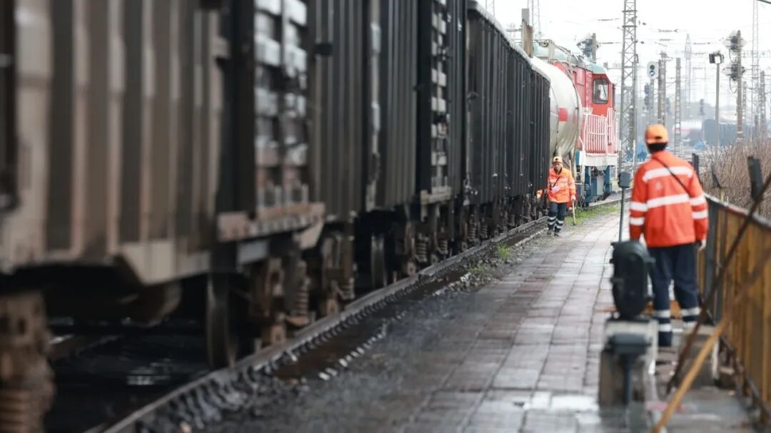 开辟绿色通道，铁路人这样争分夺秒！