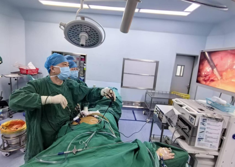 剧痛！武汉20岁女大学生暴瘦50斤，一器官被切除，医生紧急提醒