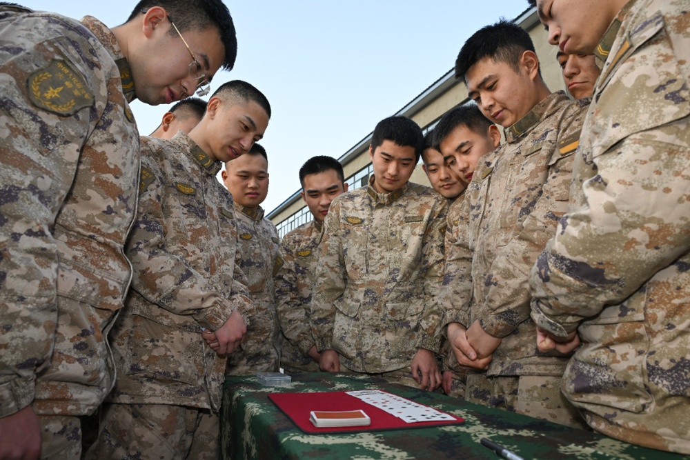 春风送暖，他们带着“服务包”出发……