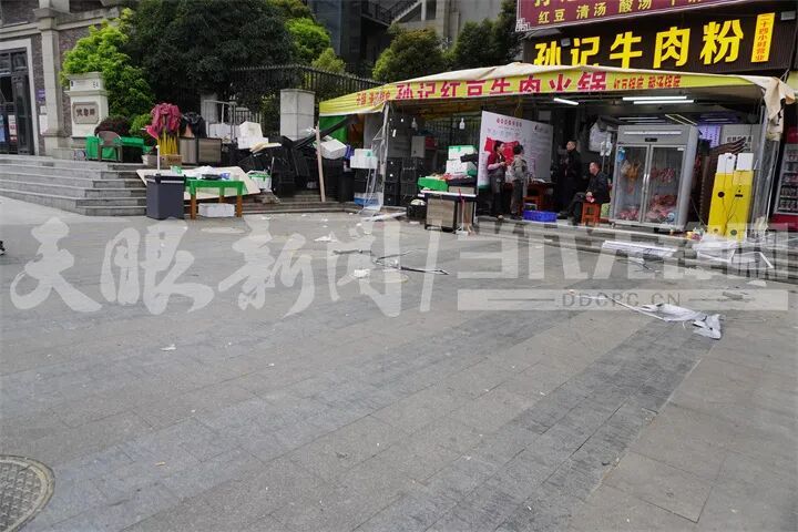 “你拆我摆”？贵阳这家牛肉粉店反复占道，相关部门：定人定岗实施常态化管控
