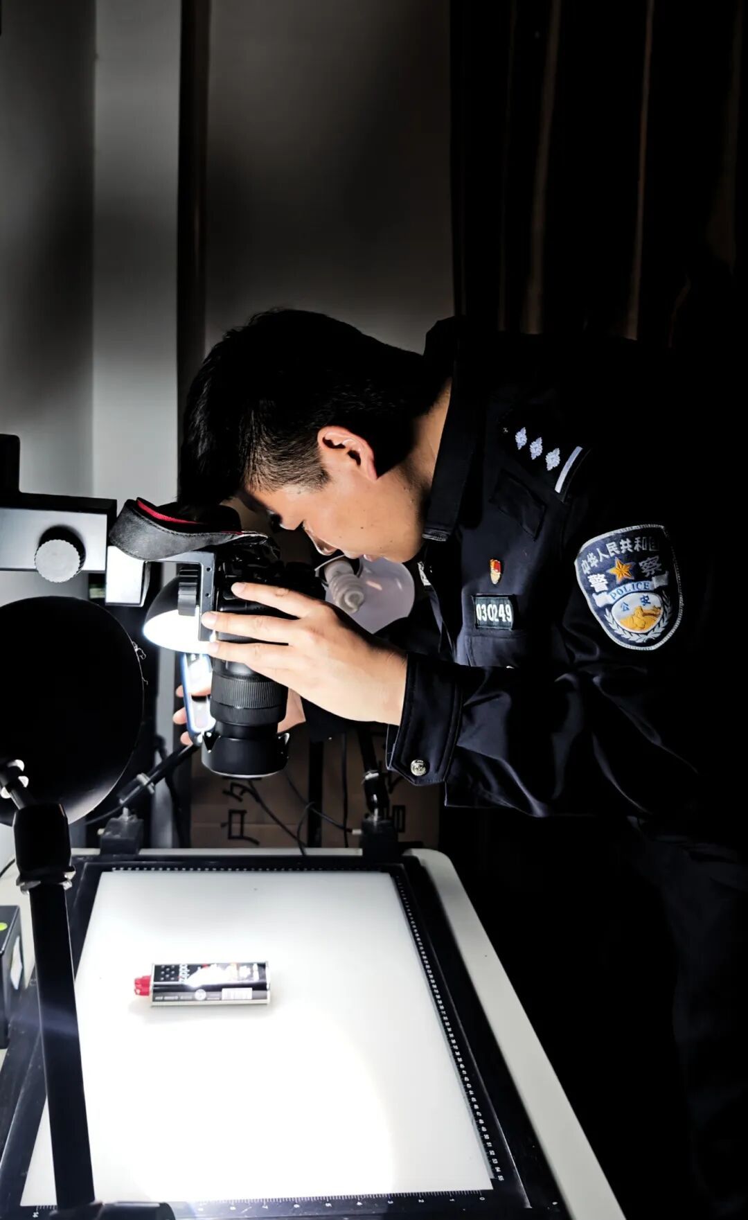 青年刑警杨感为：在方寸痕迹间追索真相