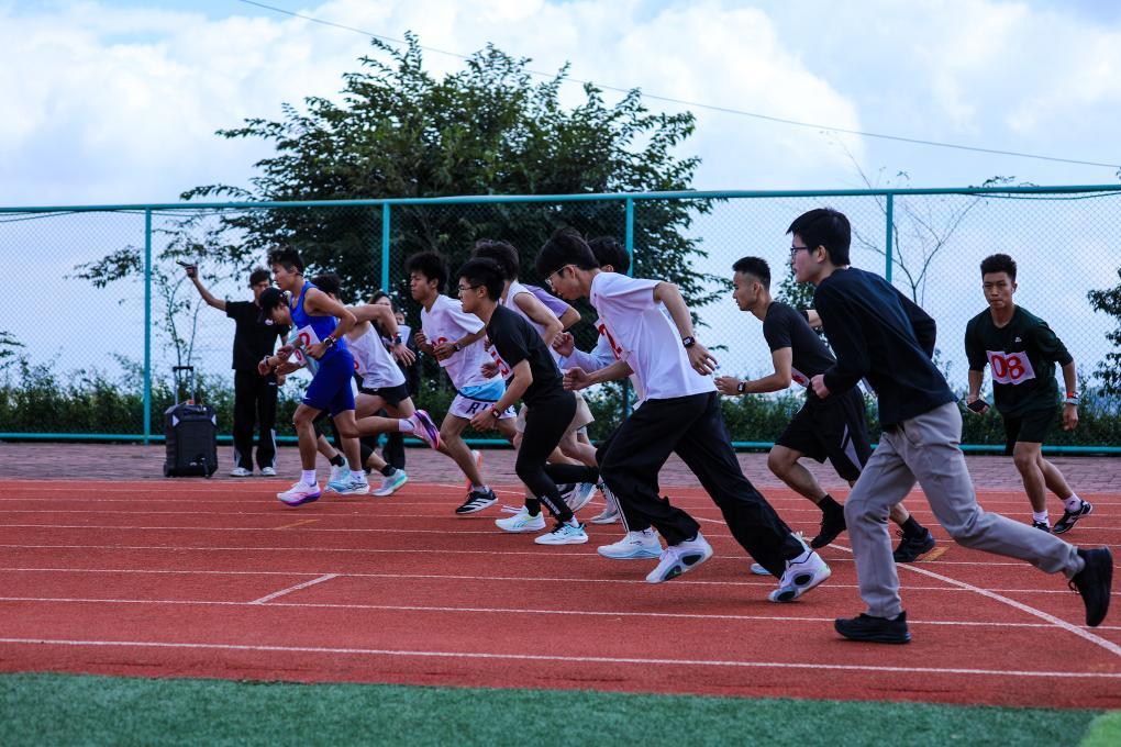 下午4:30锁教学楼? 校长：专治“脆皮大学生”