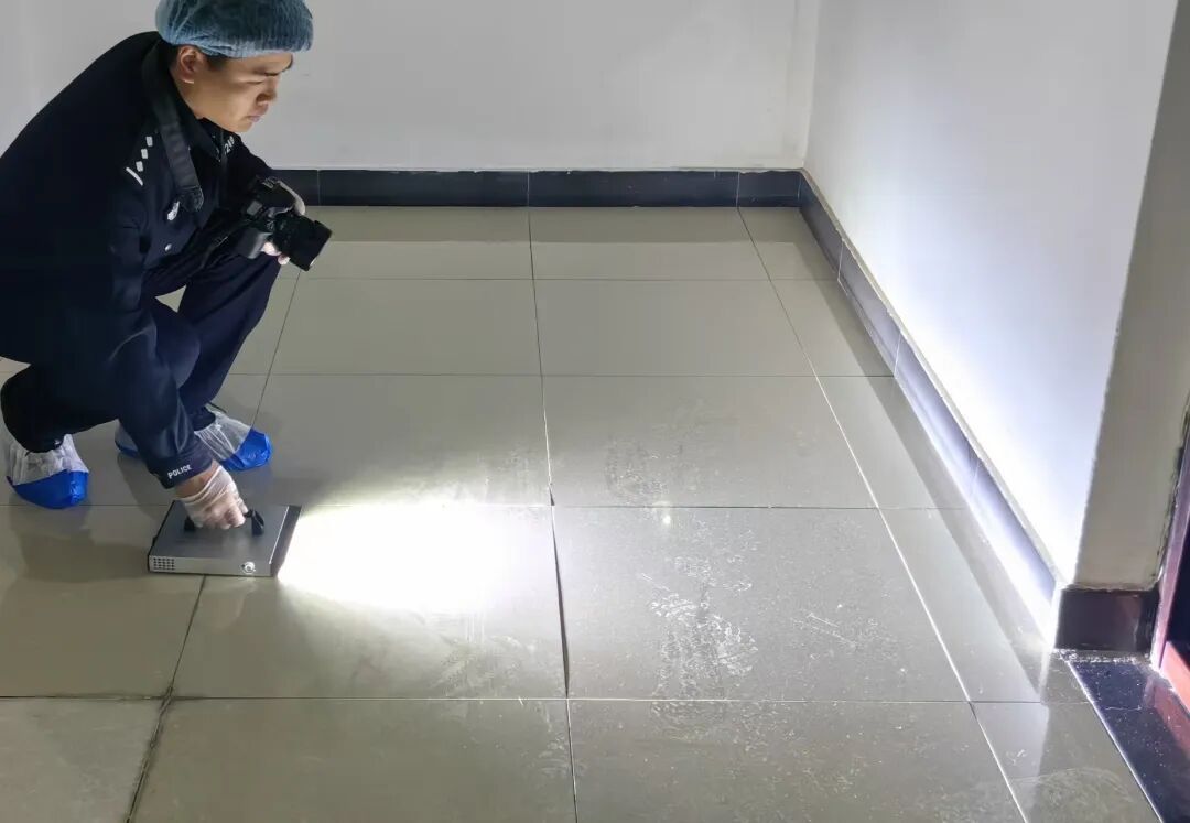 青年刑警杨感为：在方寸痕迹间追索真相