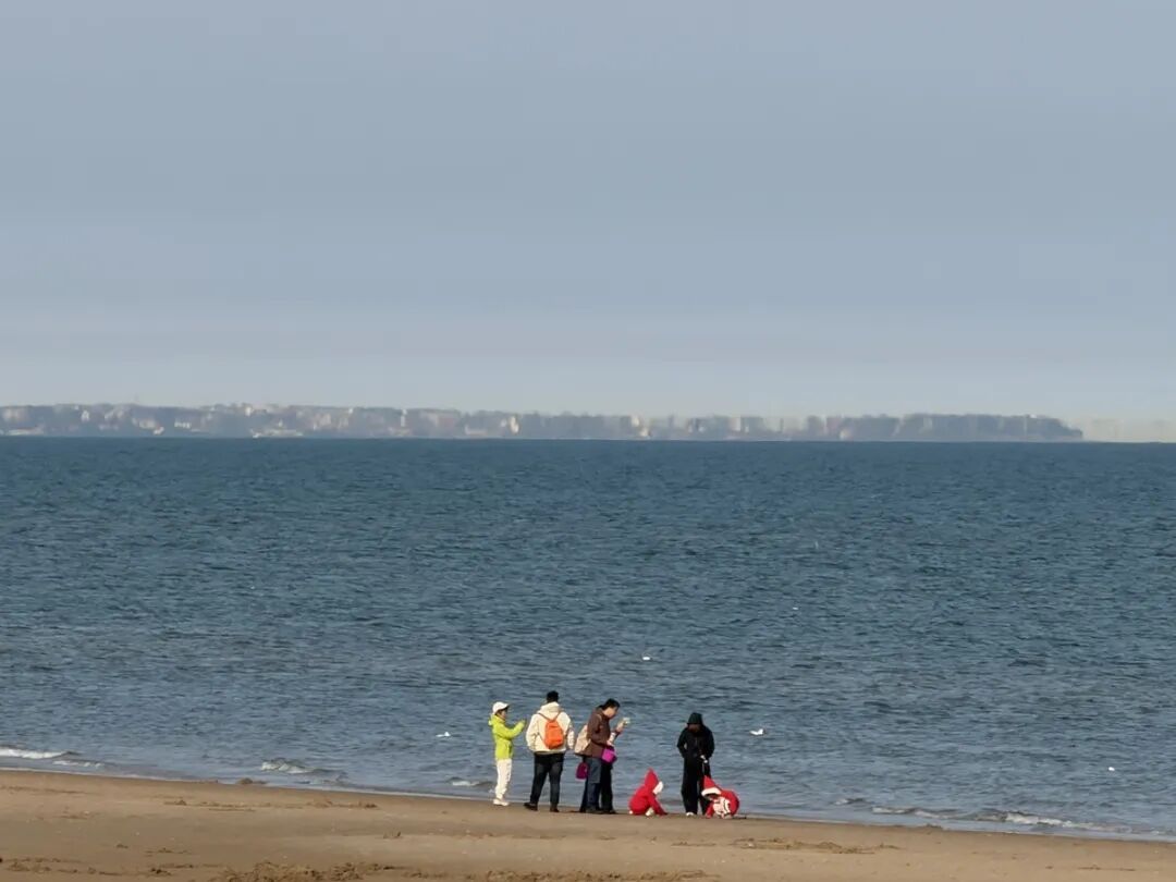 罕见 | 阿那亚出现“带状”海市蜃楼景观！