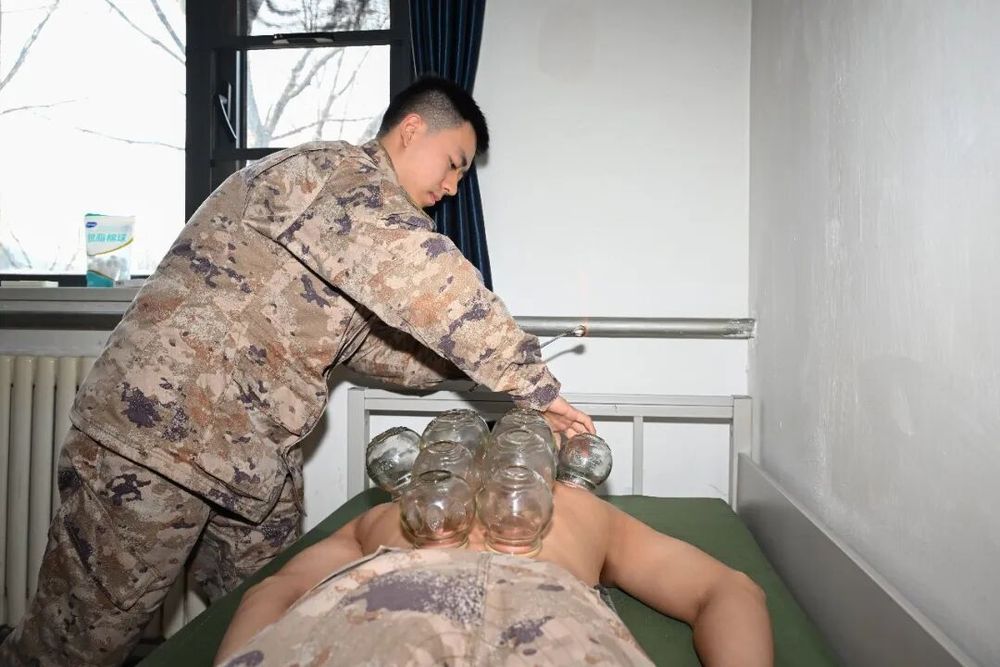 春风送暖，他们带着“服务包”出发……