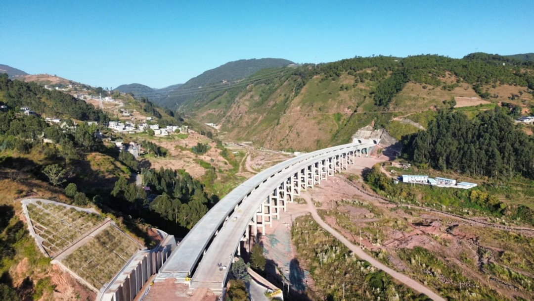 四川两条高速公路，建设进展刷新！