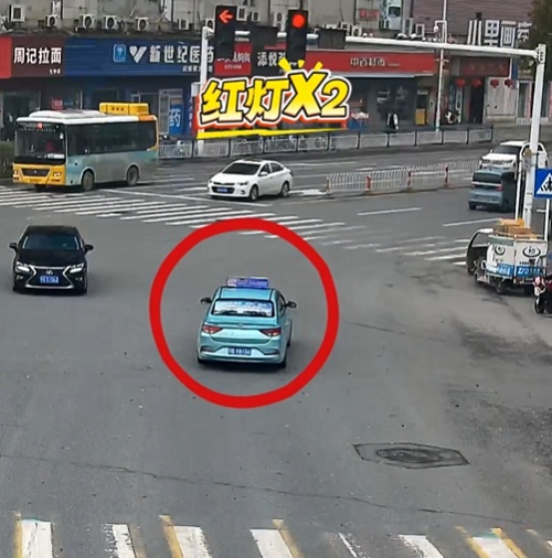 生命至上！黄石的哥“飞车”闯红灯救孕妇，交警：免罚！