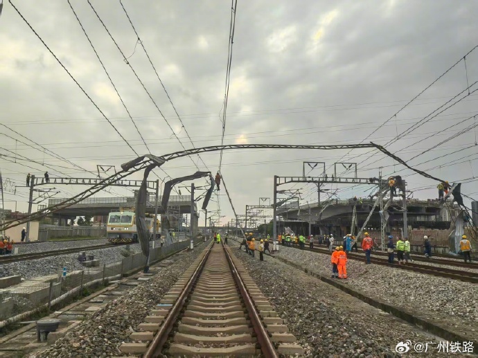 今早,广东多地暴雨、冰雹、雷雨大风齐发 今早,广东多地暴雨、冰雹、雷雨大风齐发