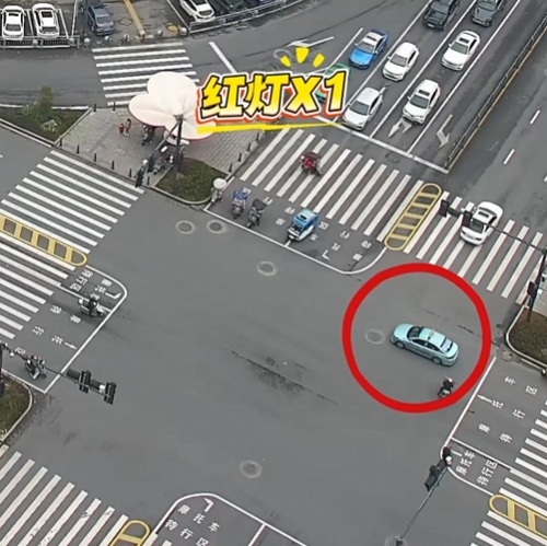 生命至上！黄石的哥“飞车”闯红灯救孕妇，交警：免罚！