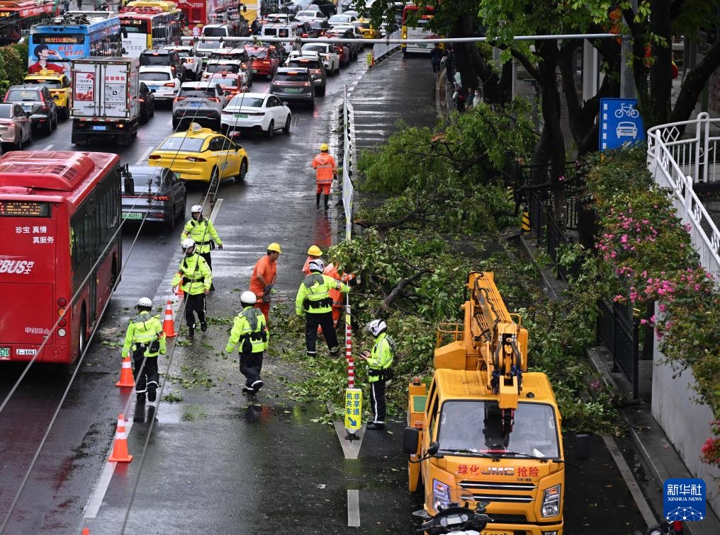 广州出现强对流天气