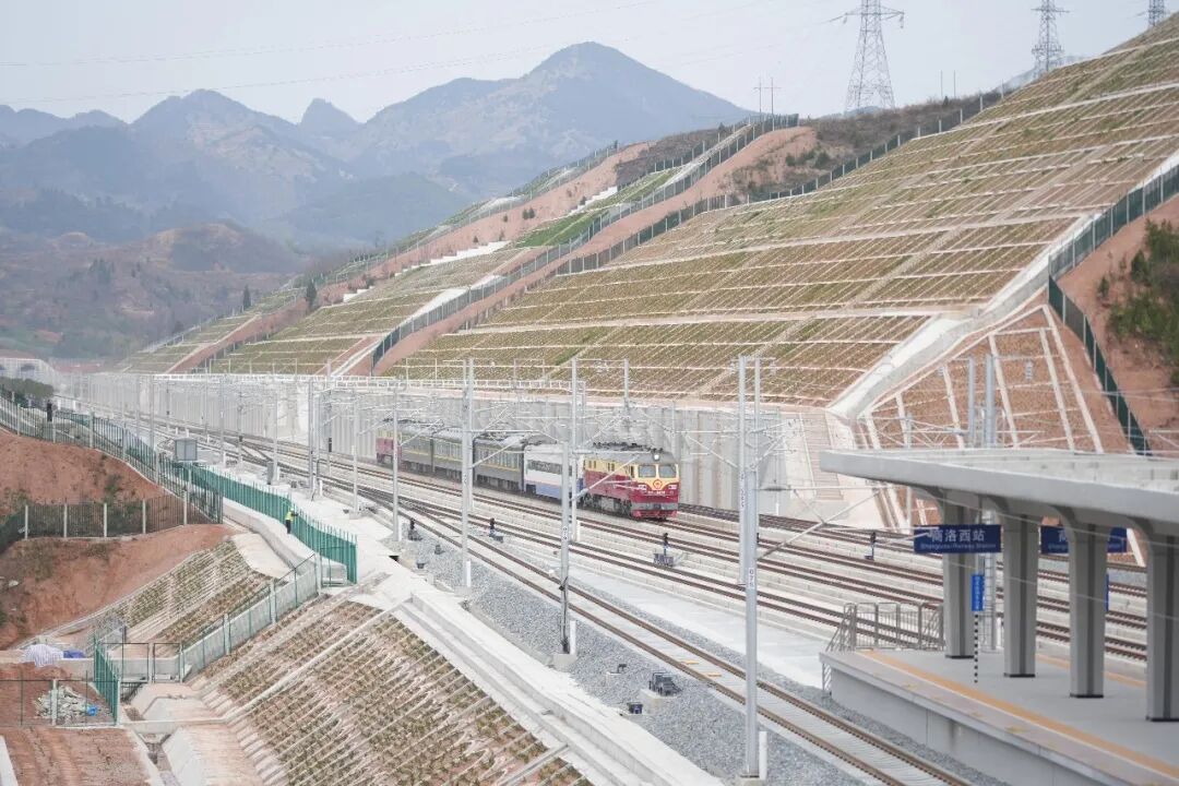 全线进入联调联试!这条设计时速350公里高铁迎重要进展 全线进入联调联试!这条设计时速350公里高铁迎重要进展