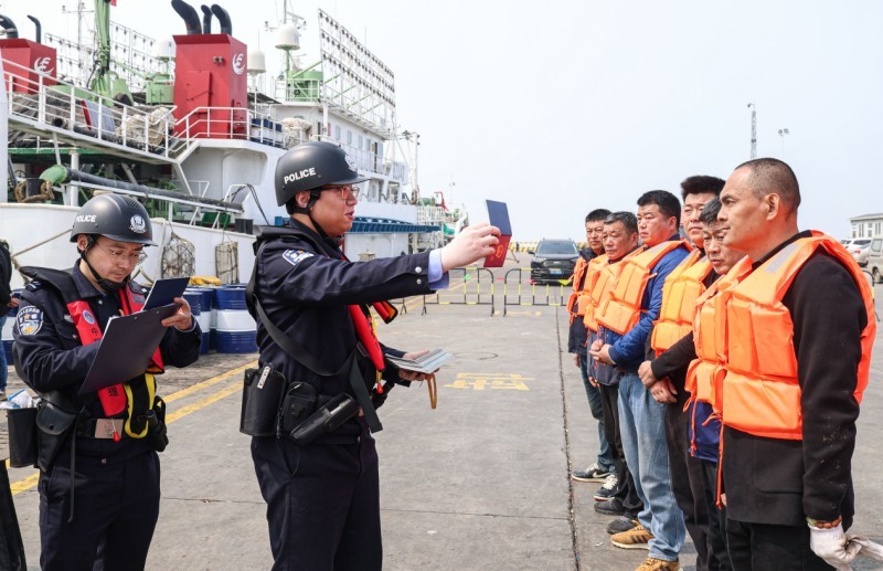 荣成43艘远洋渔船赴北太平洋开展捕捞作业