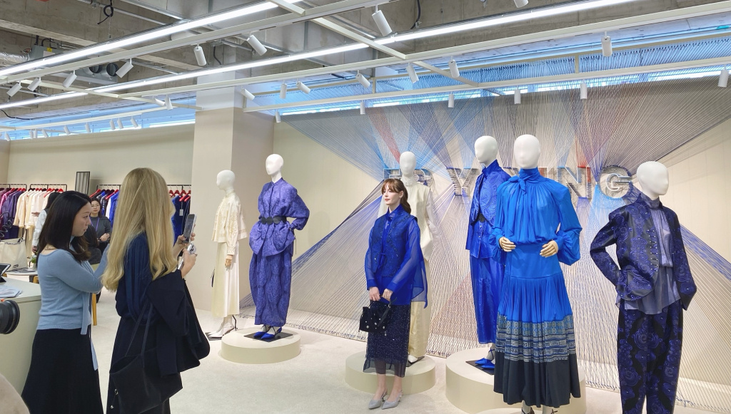 “马不停T”的上海时装周，如何激活春日时尚消费？