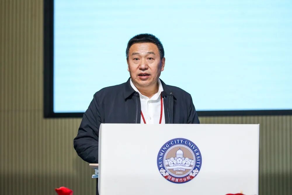 一到下午4:30，教学楼上锁，学生全被请出教室，为啥？