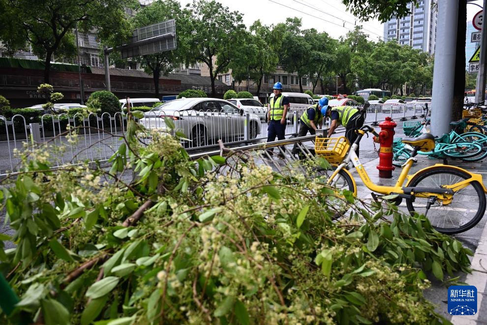 广州出现强对流天气