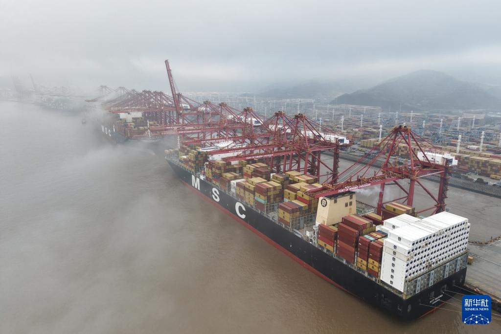 宁波舟山港：港区作业忙