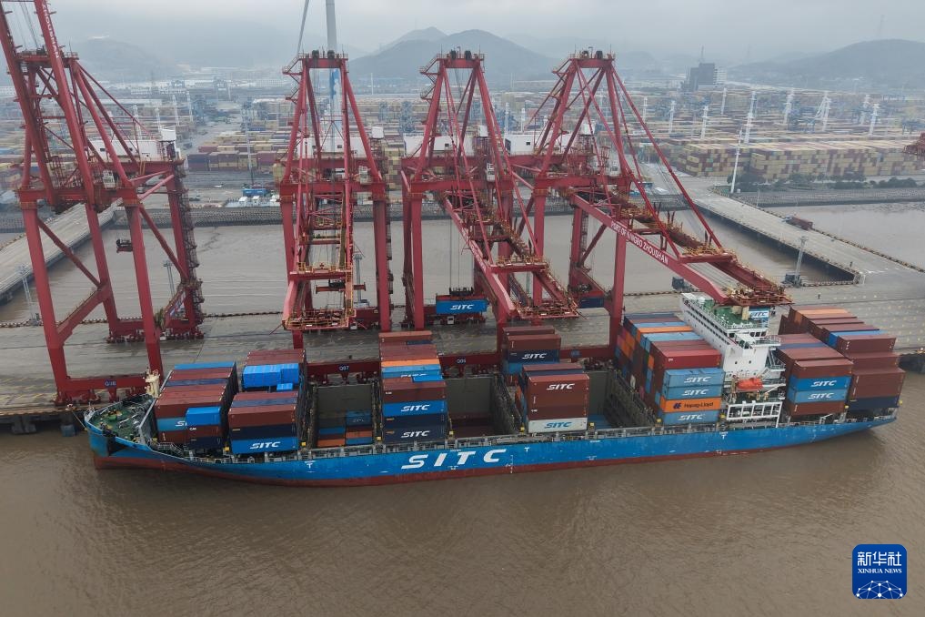 宁波舟山港：港区作业忙