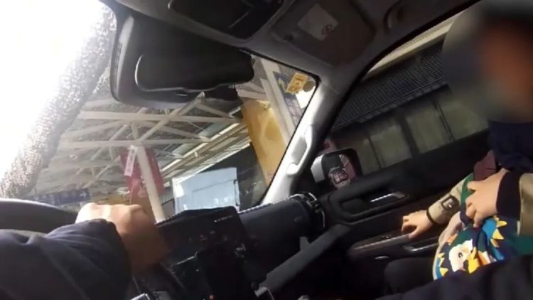 危急！高速上4岁男孩呕吐昏厥，民警疾驰开辟生命通道