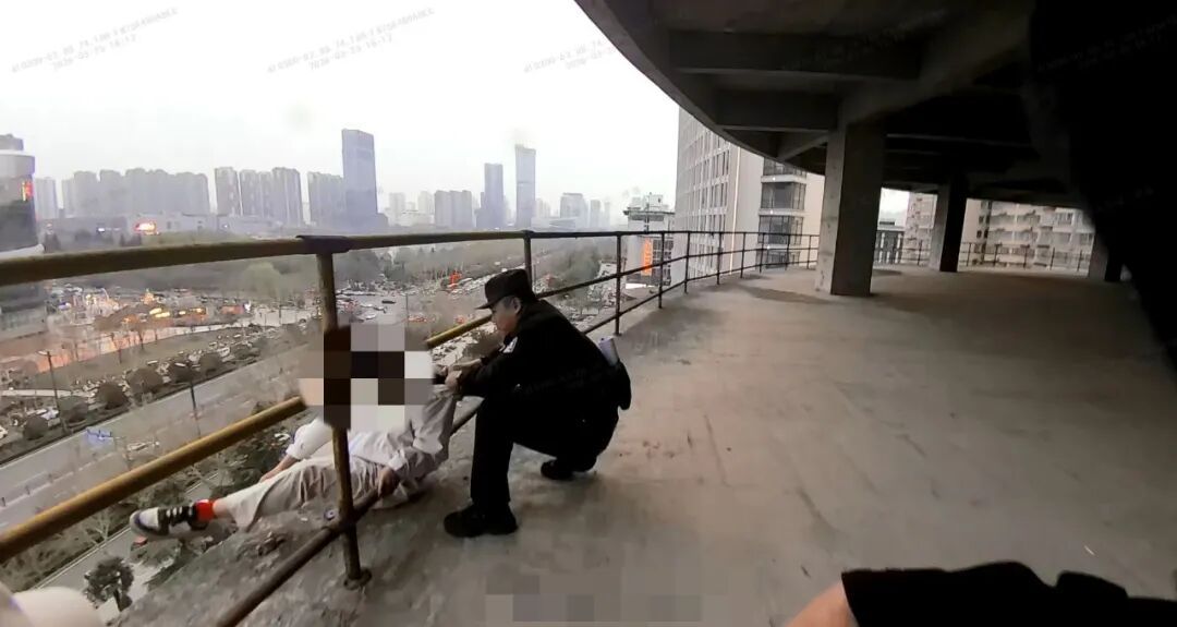 洛阳这个派出所，24小时救下2人！