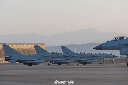 转存收藏！又被咱家战机大片帅到了