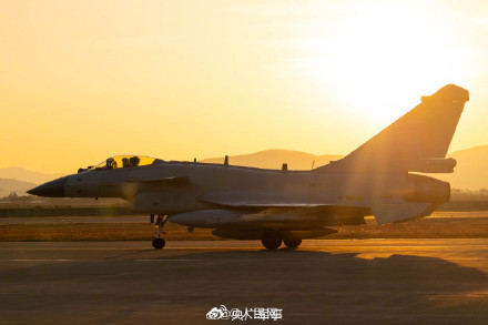 转存收藏！又被咱家战机大片帅到了