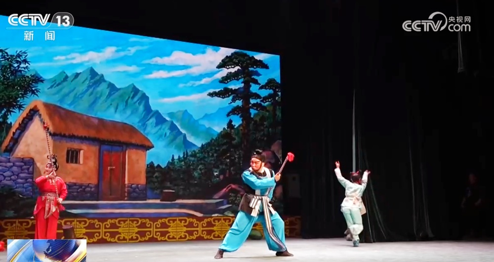 多元展演点亮文化舞台“艺”彩纷呈 传统艺术打造群众喜闻乐见的“视听盛宴”
