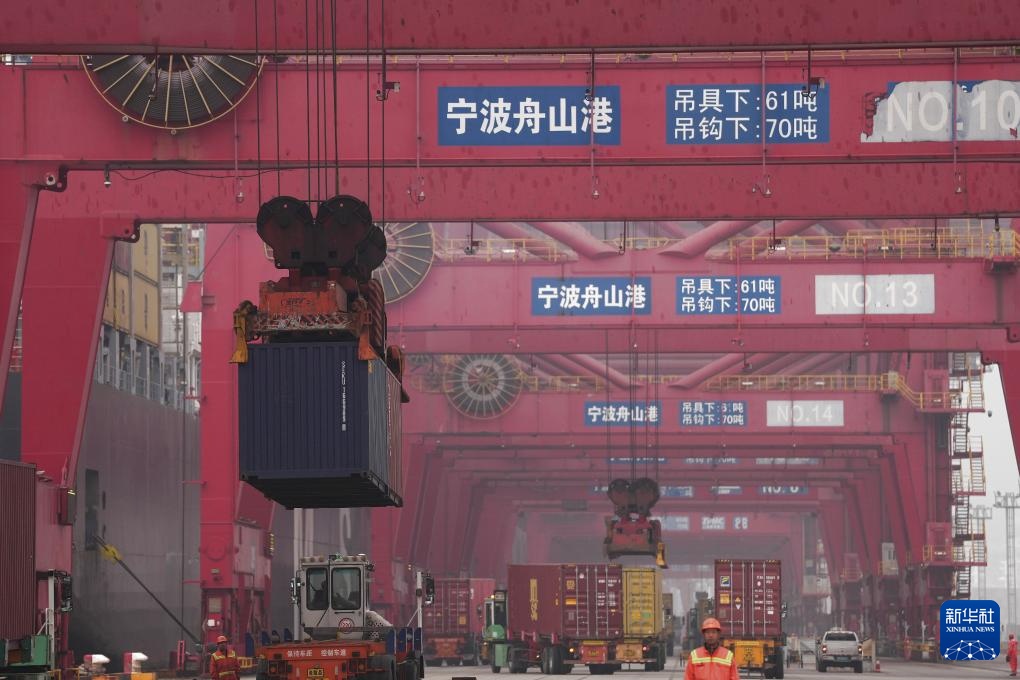 宁波舟山港：港区作业忙