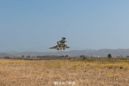 转存收藏！空军战机大片上新了