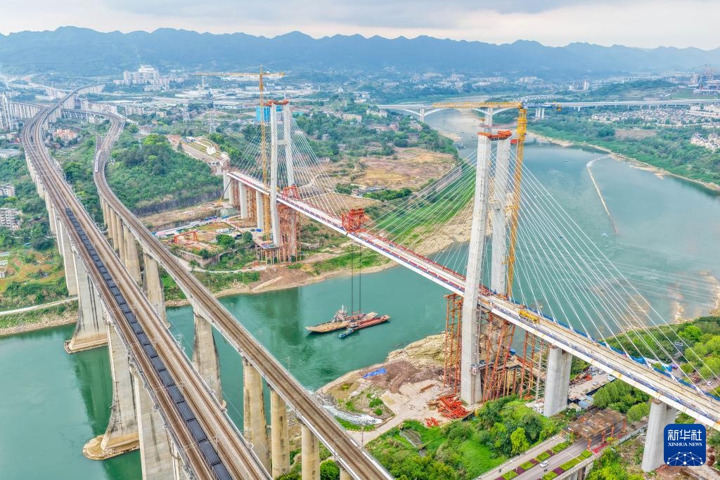 成渝中线高铁全线桥梁全部合龙 成渝中线高铁全线桥梁全部合龙