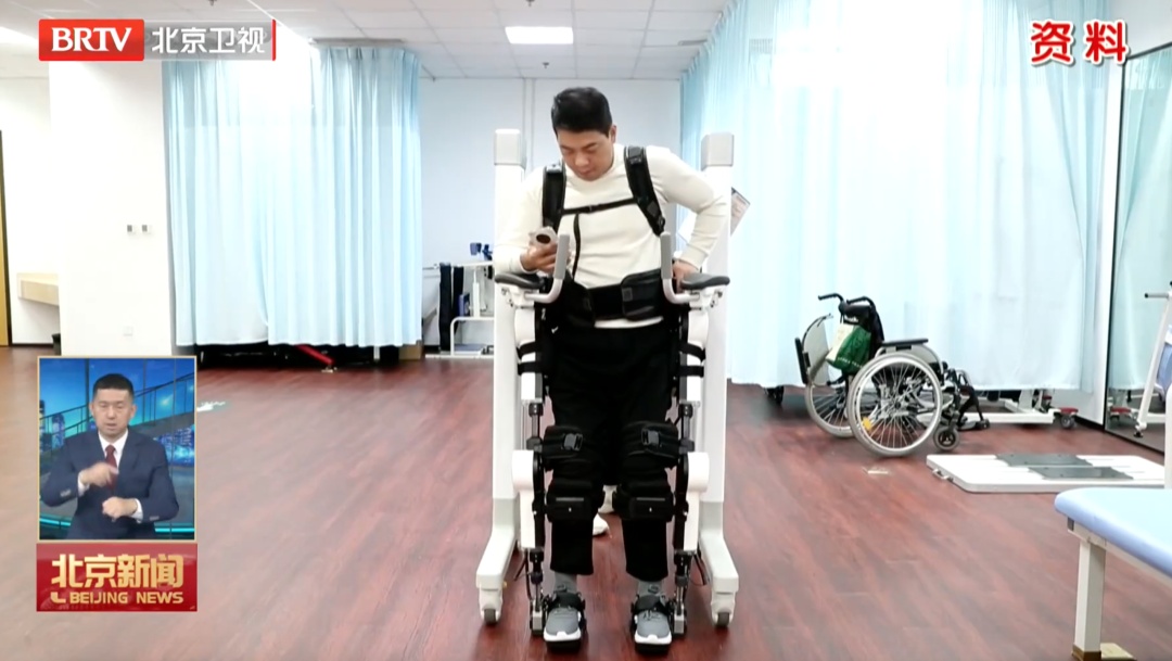 瘫痪9年后，他躺上手术台，这次他要“握住”生活——