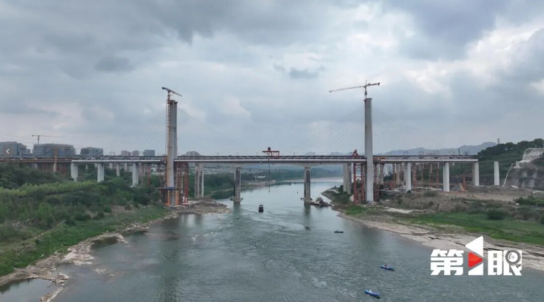 合龙!重庆成都50分钟“飙拢”再进一步 合龙!重庆成都50分钟“飙拢”再进一步