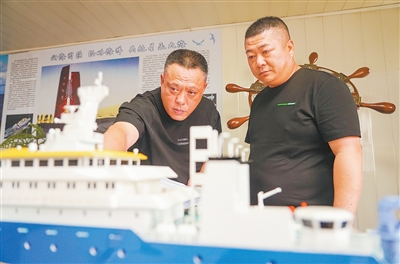 “造船就像养孩子”,37名渔民集资建造科考船 “造船就像养孩子”,37名渔民集资建造科考船