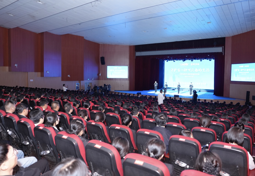 张桂梅：如果不嫌弃的话，我愿意做你的妈妈